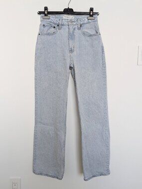 Abercrombie Curve Love High Rise 90s Relaxed Jean – Light, 25/0 Extra Short